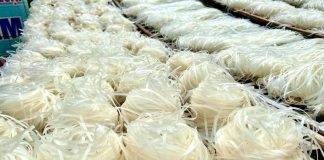 Mì gạo bao nhiêu calo? Ăn mì gạo giúp giảm cân không?