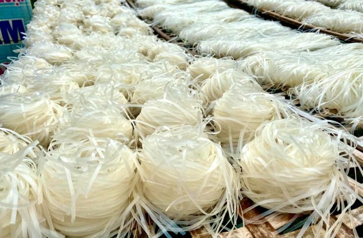 Mì gạo bao nhiêu calo? Ăn mì gạo giúp giảm cân không?