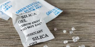 Bánh kẹo ngày Tết có gói hút ẩm, nhớ giữ chúng lại vì vô cùng hữu ích