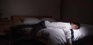 Dân gian có câu: ‘Người sống quay ra, làm ma quay vào’, có nghĩa là gì?