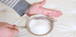 Mẹo làm sạch đệm không cần giặt: Chỉ 1 thao tác là đệm sạch bong, sạch thơm như mới