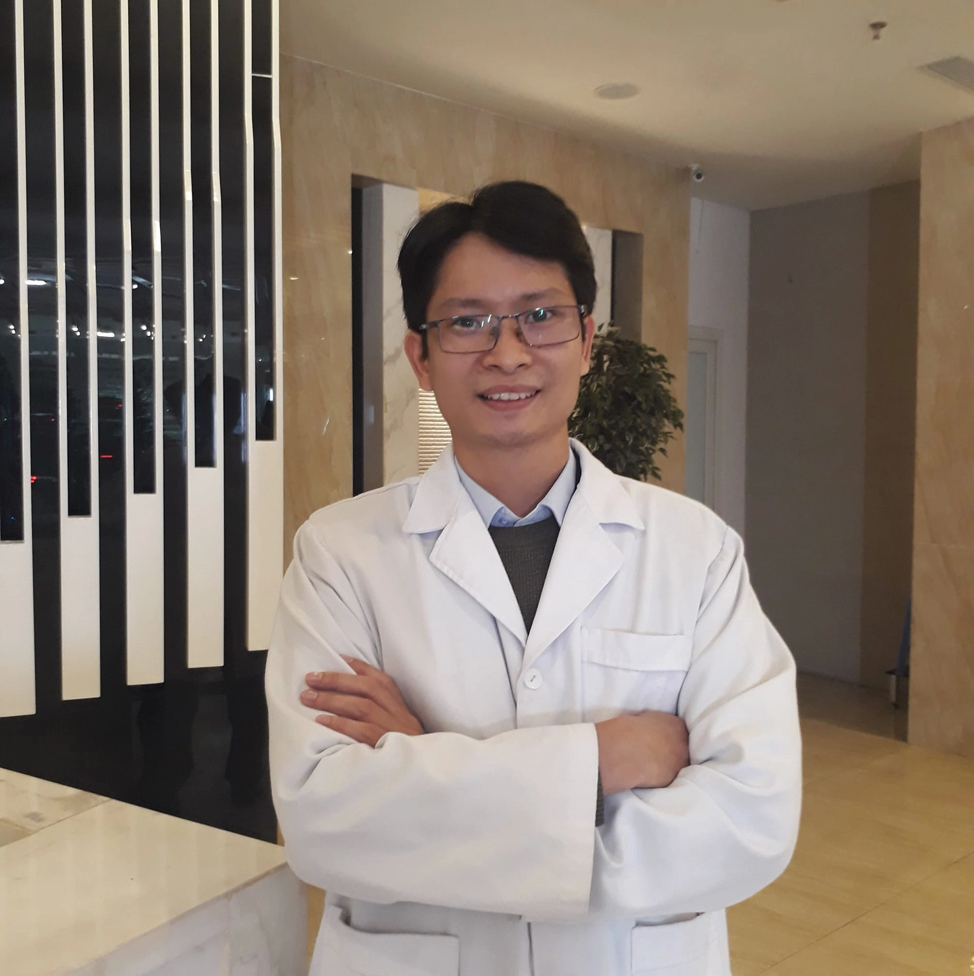 Đừng chủ quan khi trẻ đi nhón chân, bác sĩ cảnh báo những dấu hiệu sớm của bệnh tự kỷ - Ảnh 1.