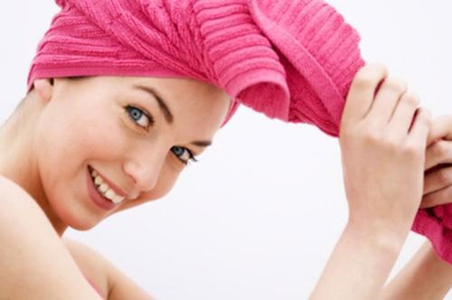 Trị tóc bạc sớm nhờ công thức nhuộm đen bằng khế chua và khoai tây rẻ như cho! - 5