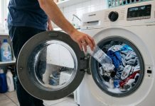 Vì sao bạn nên thả một chai nhựa vào máy giặt ngay hôm nay?