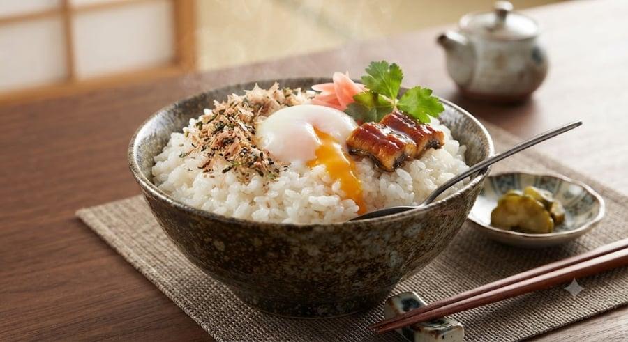 Cơm càng mềm, nhuyễn thì độ gelatin hóa tinh bột càng cao. Điều này khiến cơ thể tiêu hóa nhanh như 