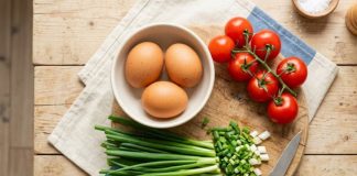 Nấu trứng chưng cà chua: Nên cho cà chua hay cho trứng vào trước?
